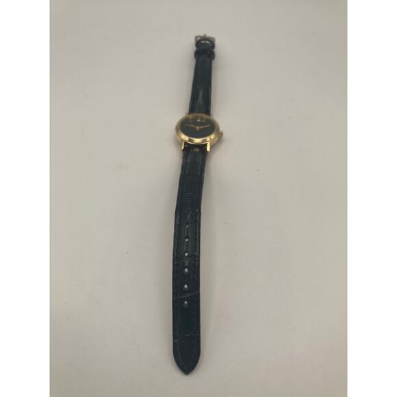 Stylish Classic Women's Analog Watch One Gem at 12 O'clock with New Battery - Picture 2 of 5